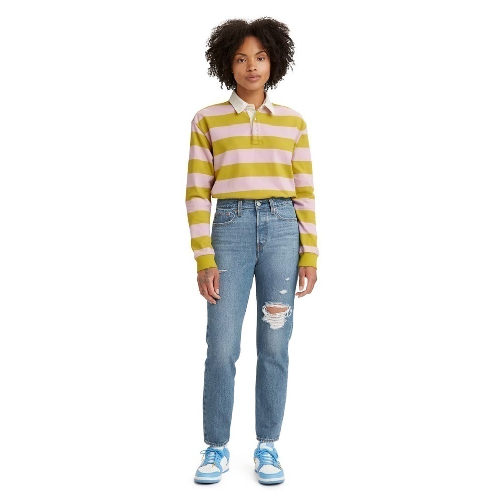 Levi’s distressed WEDGIE ICON FIT ANKLE JEANS